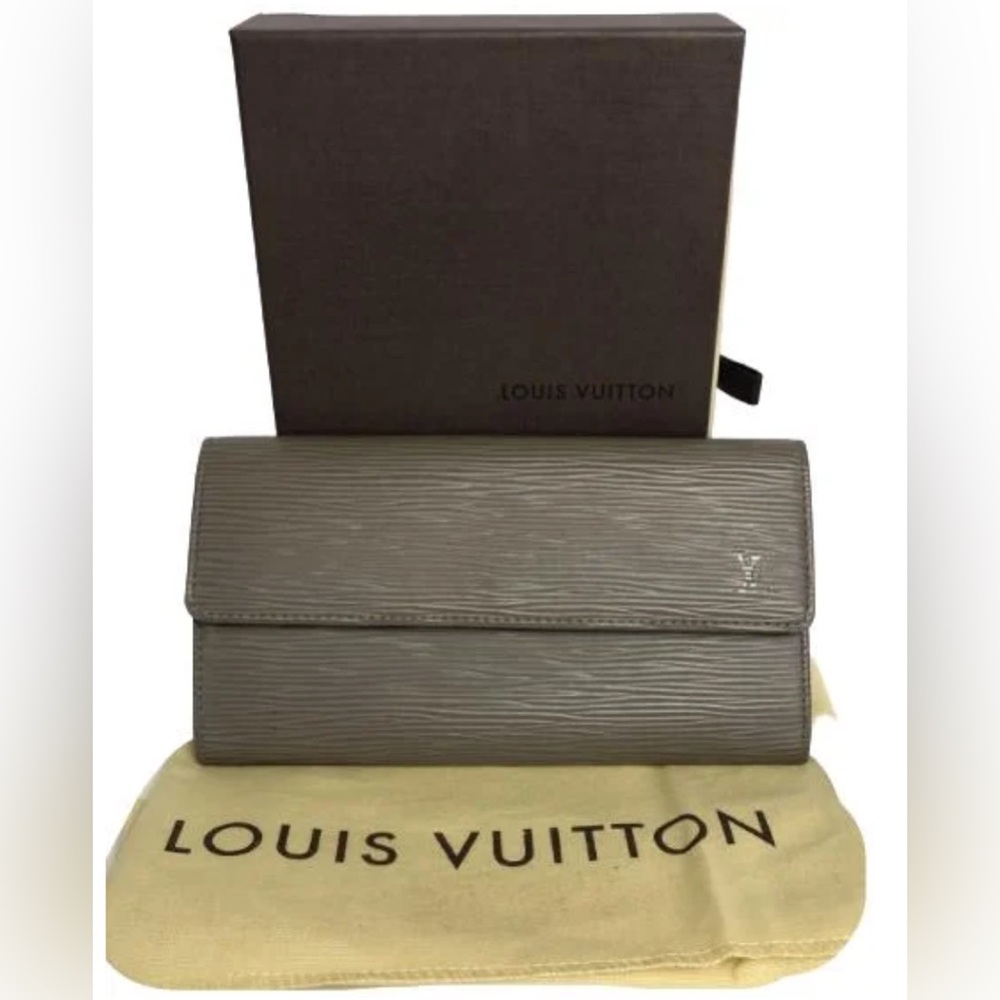 LOUIS VUITTON | Leather Wallet
